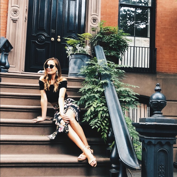 Meet your Posher, Malia - Picture 1 of 1